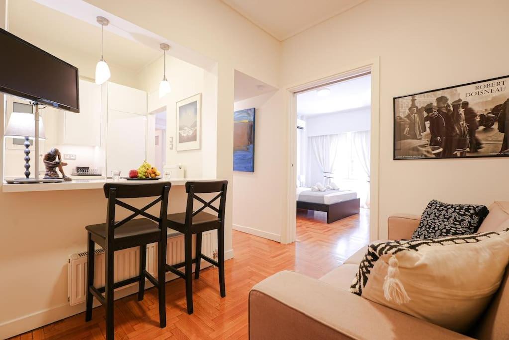 Syntagma Square, 60Sqm Dream Suite Atenas Exterior foto