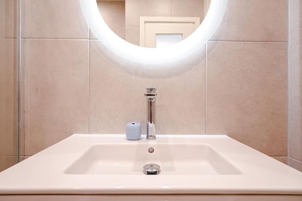 Syntagma Square, 60Sqm Dream Suite Atenas Exterior foto